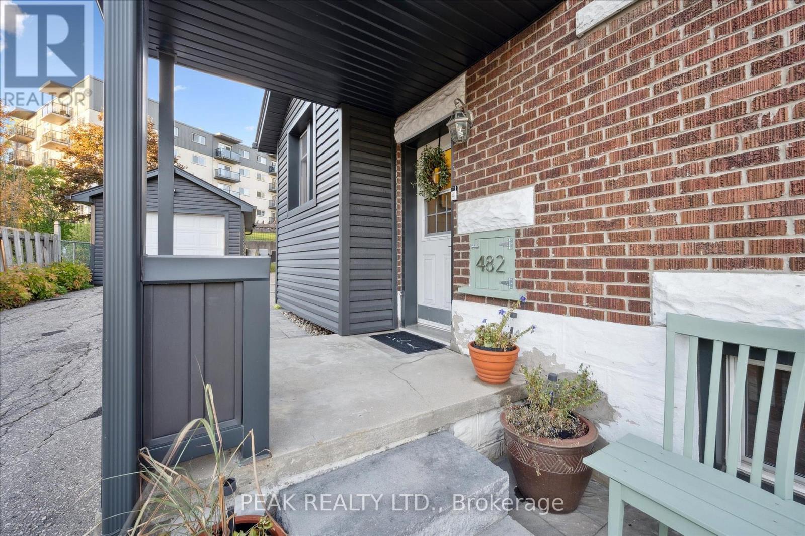 482 Wellington Street N, Kitchener, Ontario  N2H 5L5 - Photo 3 - X12560174