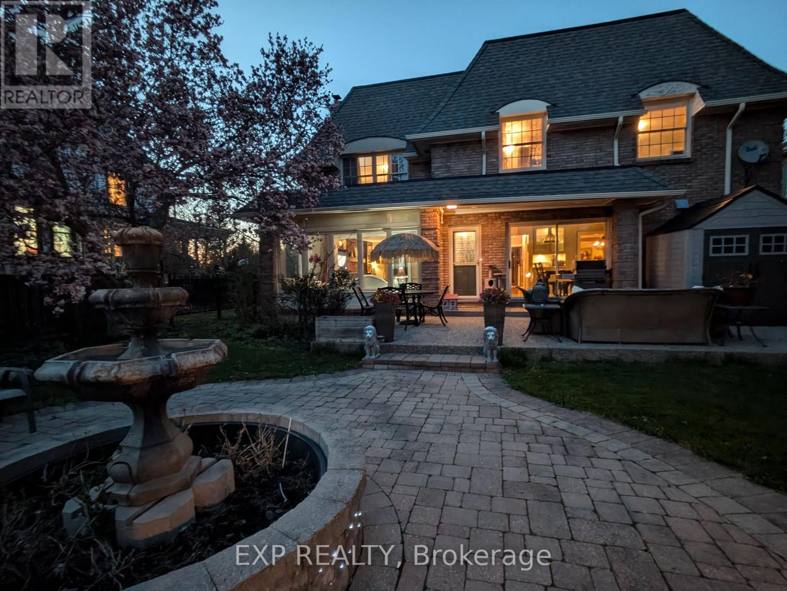 211 Merritt Street, Welland, Ontario  L3C 4T8 - Photo 2 - X12560180