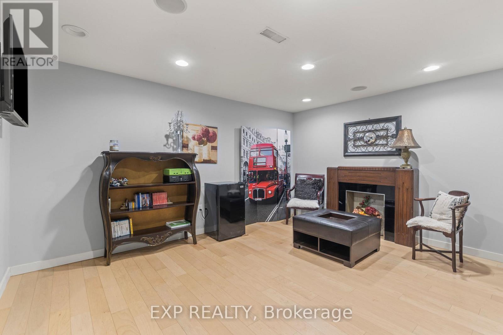 211 Merritt Street, Welland, Ontario  L3C 4T8 - Photo 33 - X12560180