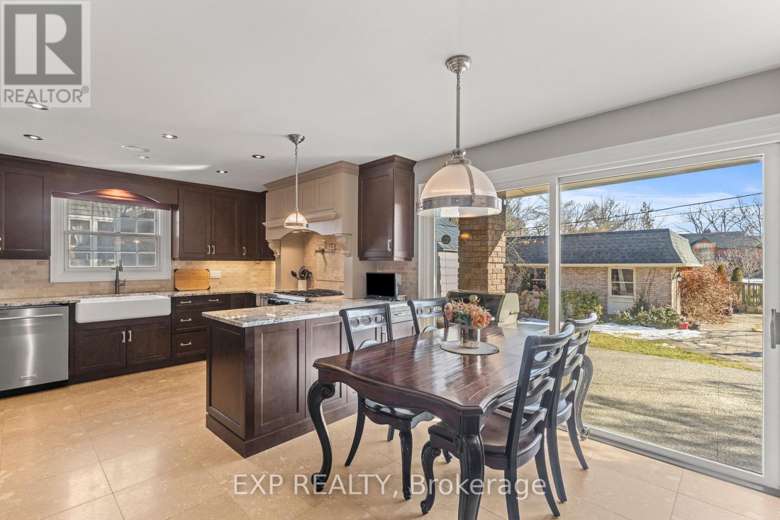 211 Merritt Street, Welland, Ontario  L3C 4T8 - Photo 9 - X12560180