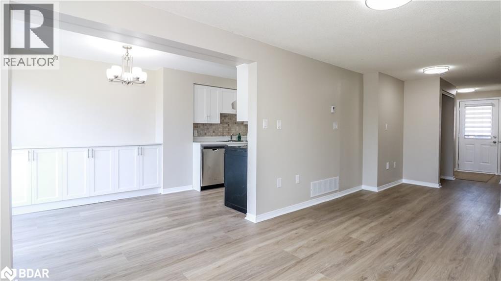 13 Lee Crescent, Barrie, Ontario  L4N 9Z5 - Photo 6 - 40779818