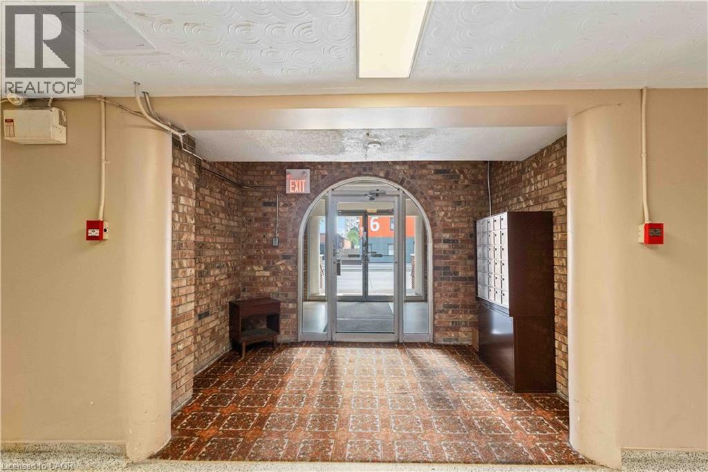 269 Parkdale Avenue N Unit# 403, Hamilton, Ontario  L8H 5X6 - Photo 4 - 40770994