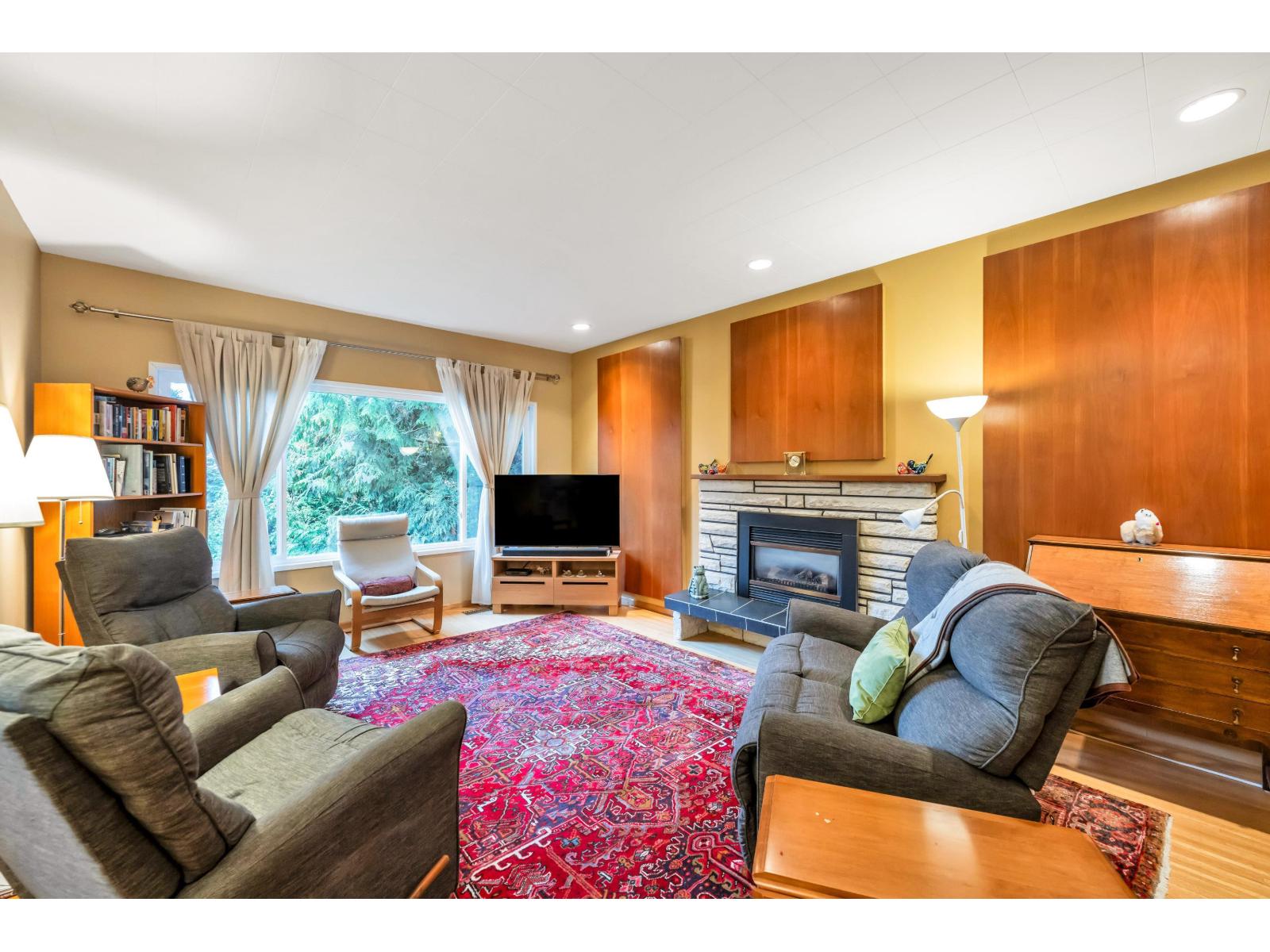 1320 Kent Street, White Rock, British Columbia  V4B 4T7 - Photo 5 - R3041908