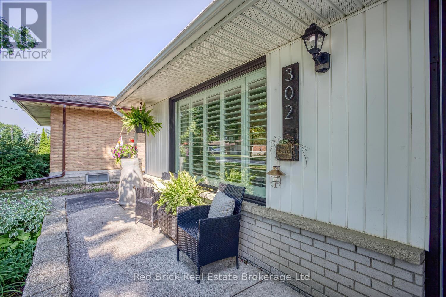 302 Ross Avenue, Kitchener, Ontario  N2A 1V6 - Photo 3 - X12560280