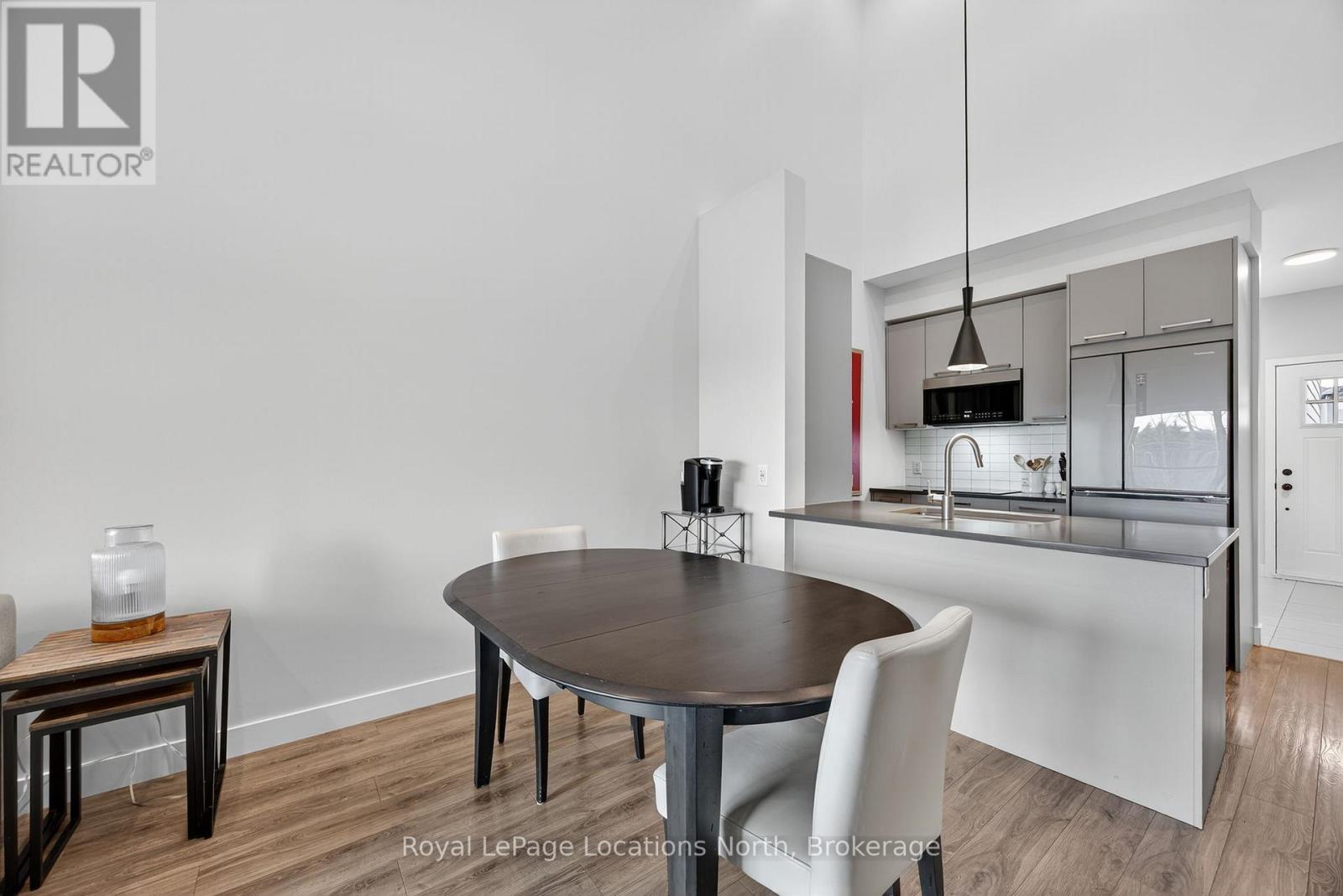 204 - 11 Beausoleil Lane, Blue Mountains, Ontario  L9Y 0H2 - Photo 13 - X12560392