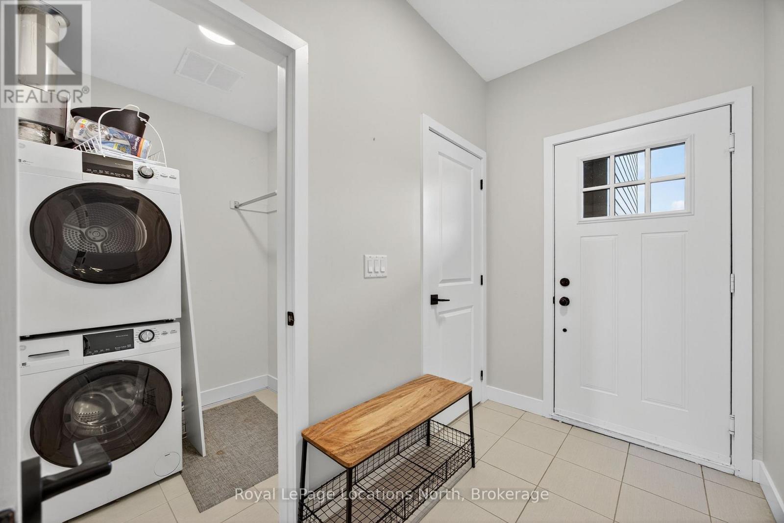 204 - 11 Beausoleil Lane, Blue Mountains, Ontario  L9Y 0H2 - Photo 6 - X12560392