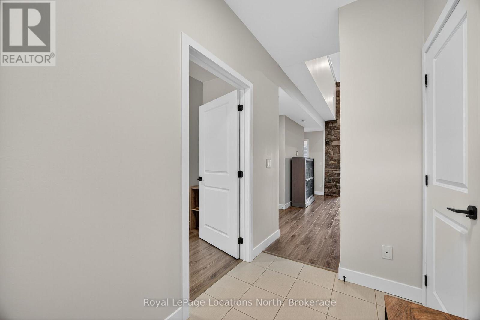 204 - 11 Beausoleil Lane, Blue Mountains, Ontario  L9Y 0H2 - Photo 7 - X12560392