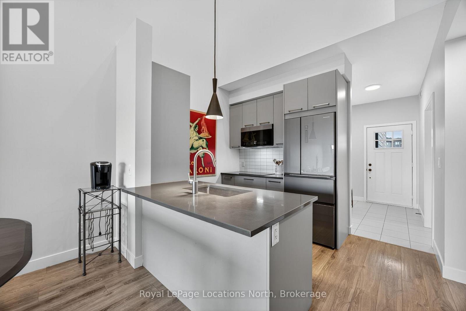 204 - 11 Beausoleil Lane, Blue Mountains, Ontario  L9Y 0H2 - Photo 9 - X12560392