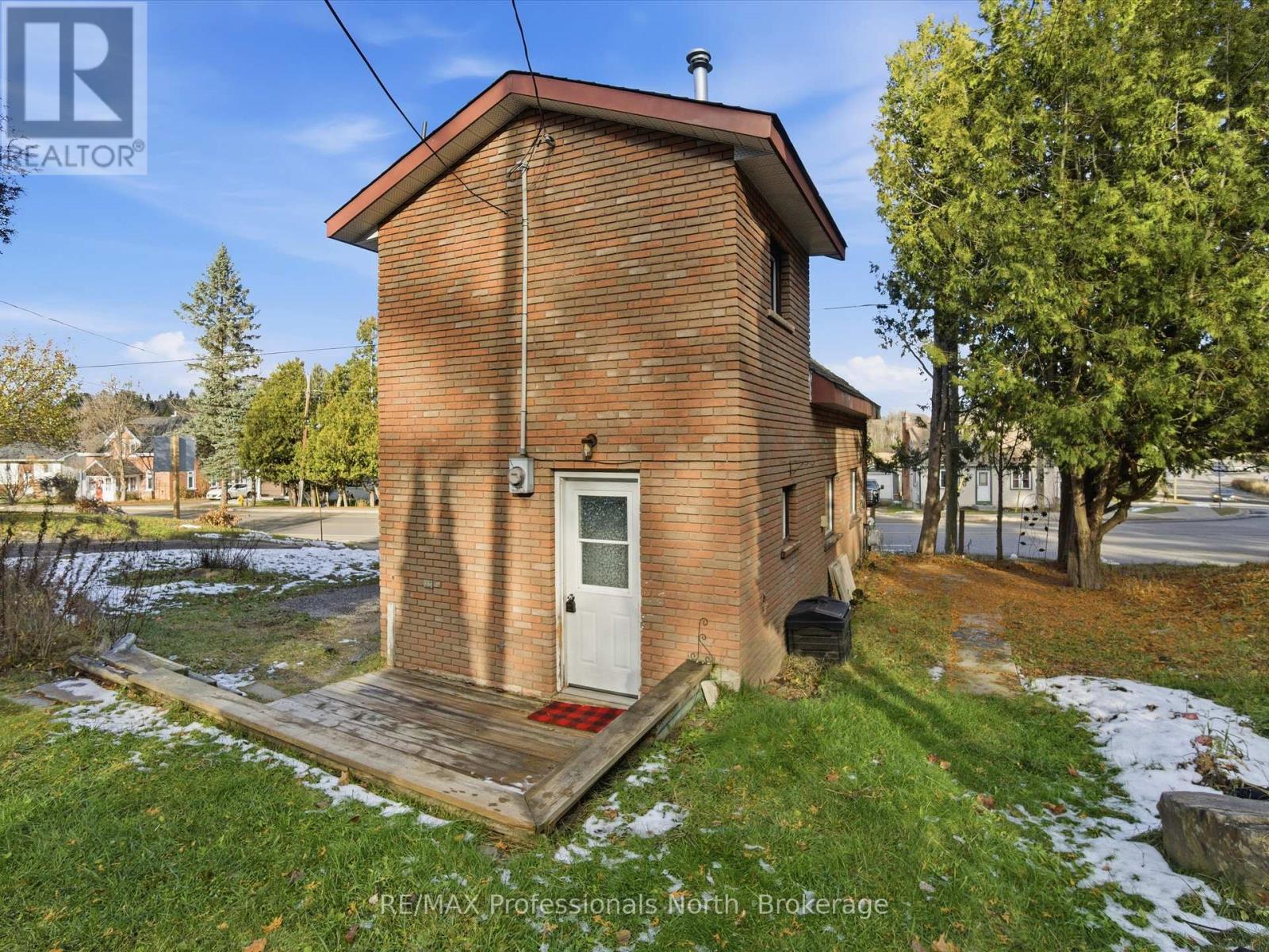 107 Brunel Road, Huntsville, Ontario  P1H 1R1 - Photo 18 - X12560408