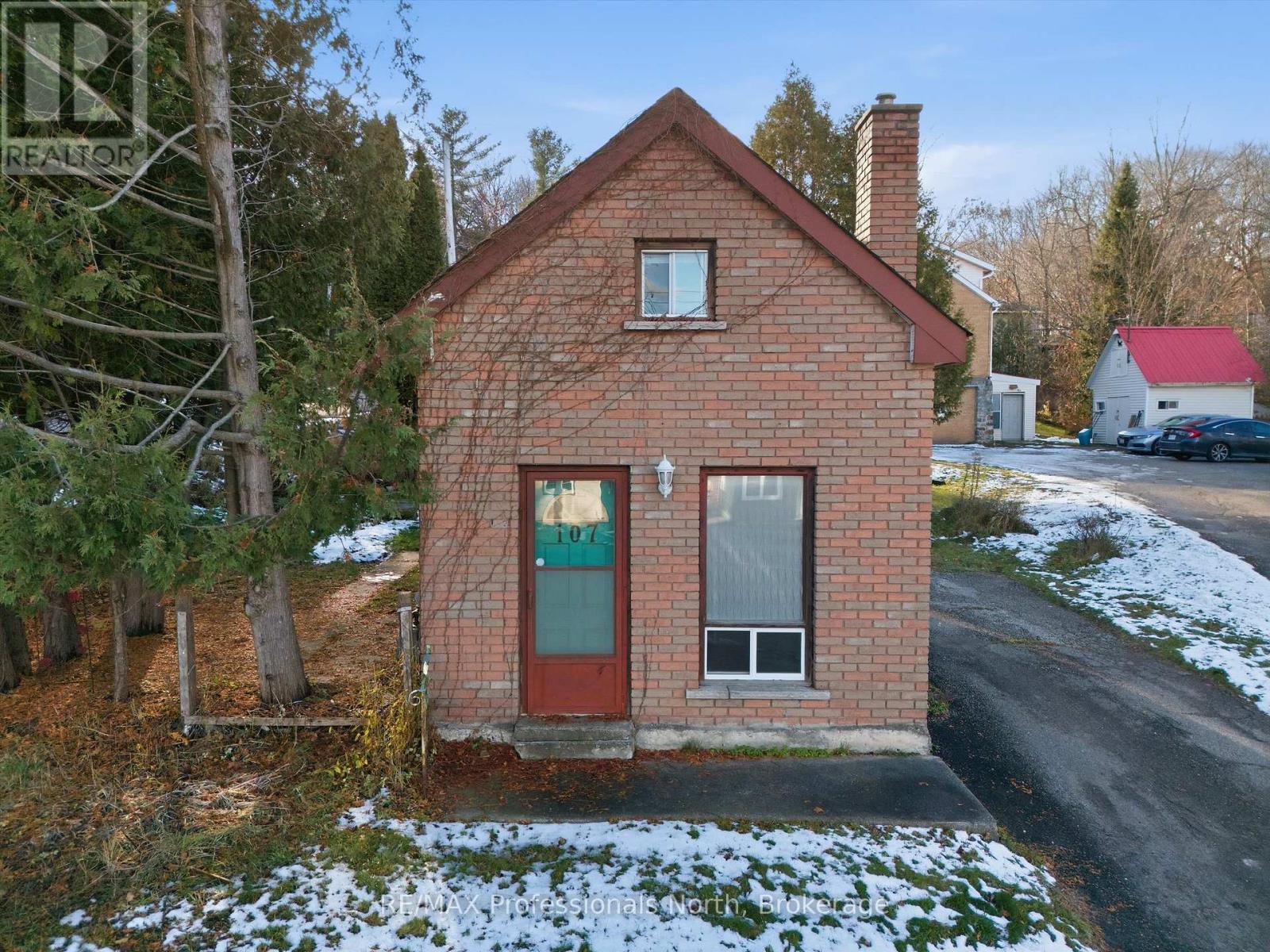 107 Brunel Road, Huntsville, Ontario  P1H 1R1 - Photo 2 - X12560408