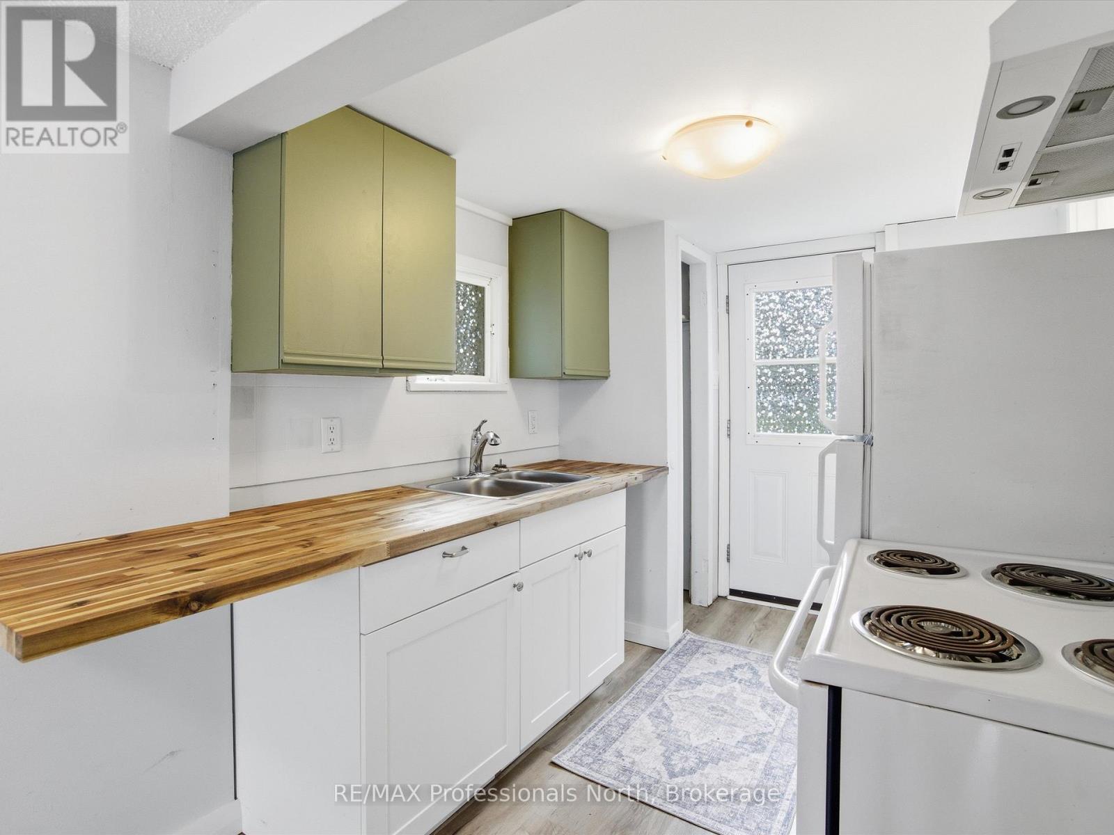 107 Brunel Road, Huntsville, Ontario  P1H 1R1 - Photo 5 - X12560408