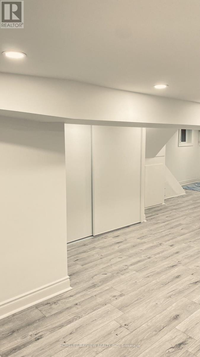 27 Cranbrooke Avenue, Toronto, Ontario  M5M 1M3 - Photo 2 - C12486091