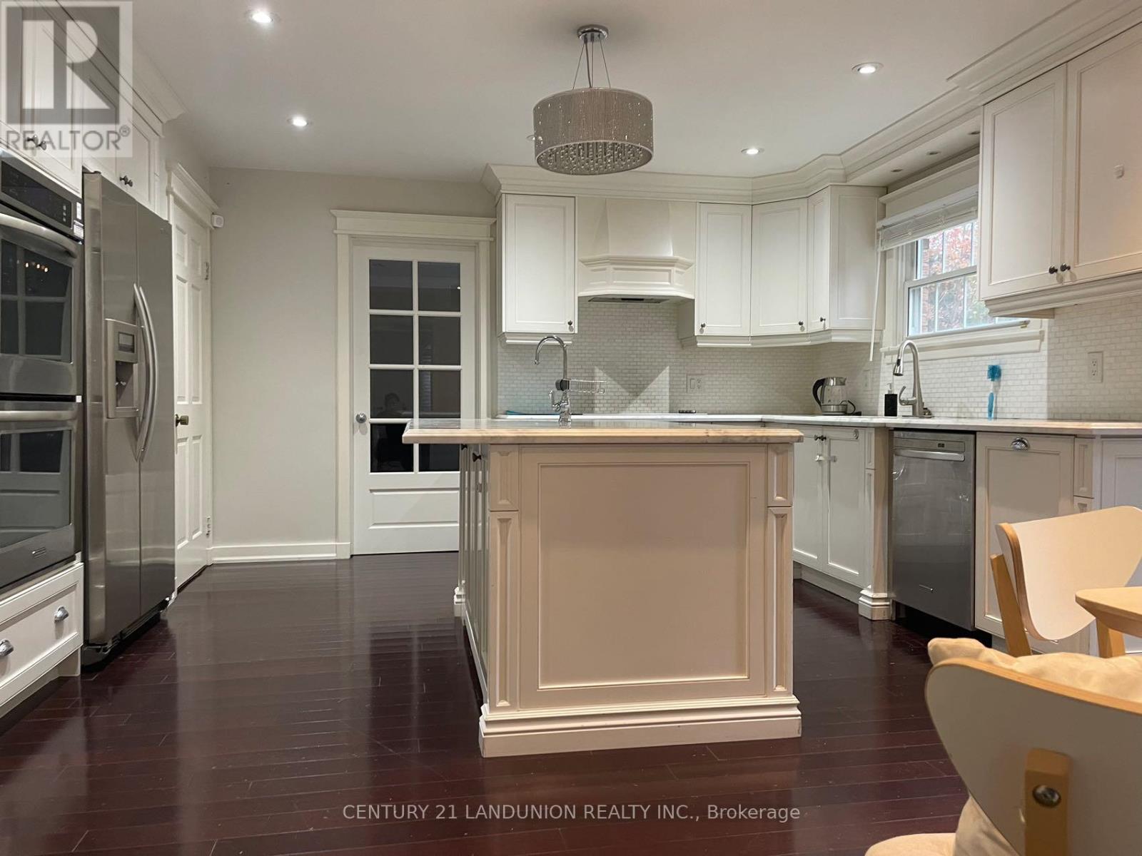 31 Junewood Crescent, Toronto, Ontario  M2L 2C3 - Photo 4 - C12539446