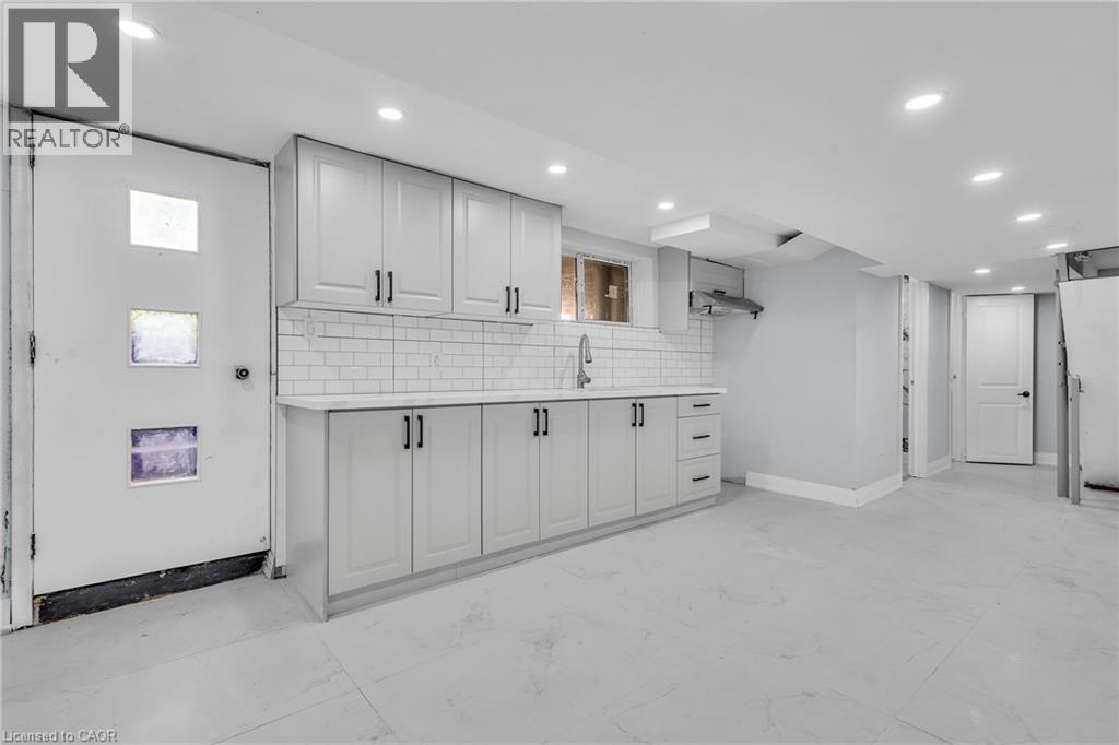 84 Avalon Place, Kitchener, Ontario  N2M 4N7 - Photo 23 - 40789357