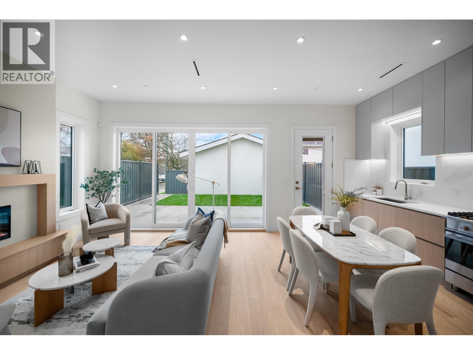 1671 E 31st Avenue, Vancouver, British Columbia  V5N 3B2 - Photo 1 - R3068804