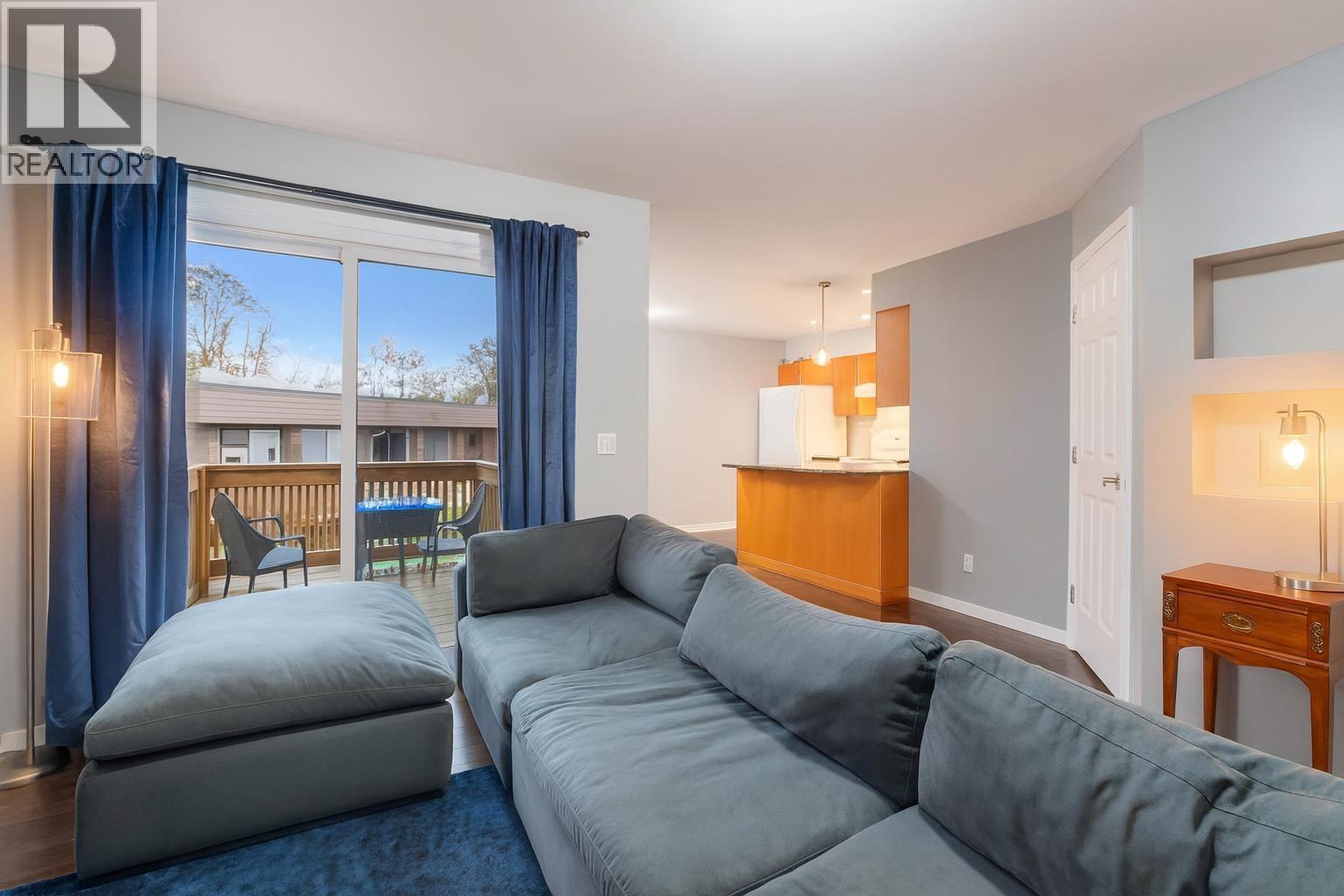 6 310 Highland Way, Port Moody, British Columbia  V3H 3V7 - Photo 3 - R3068712