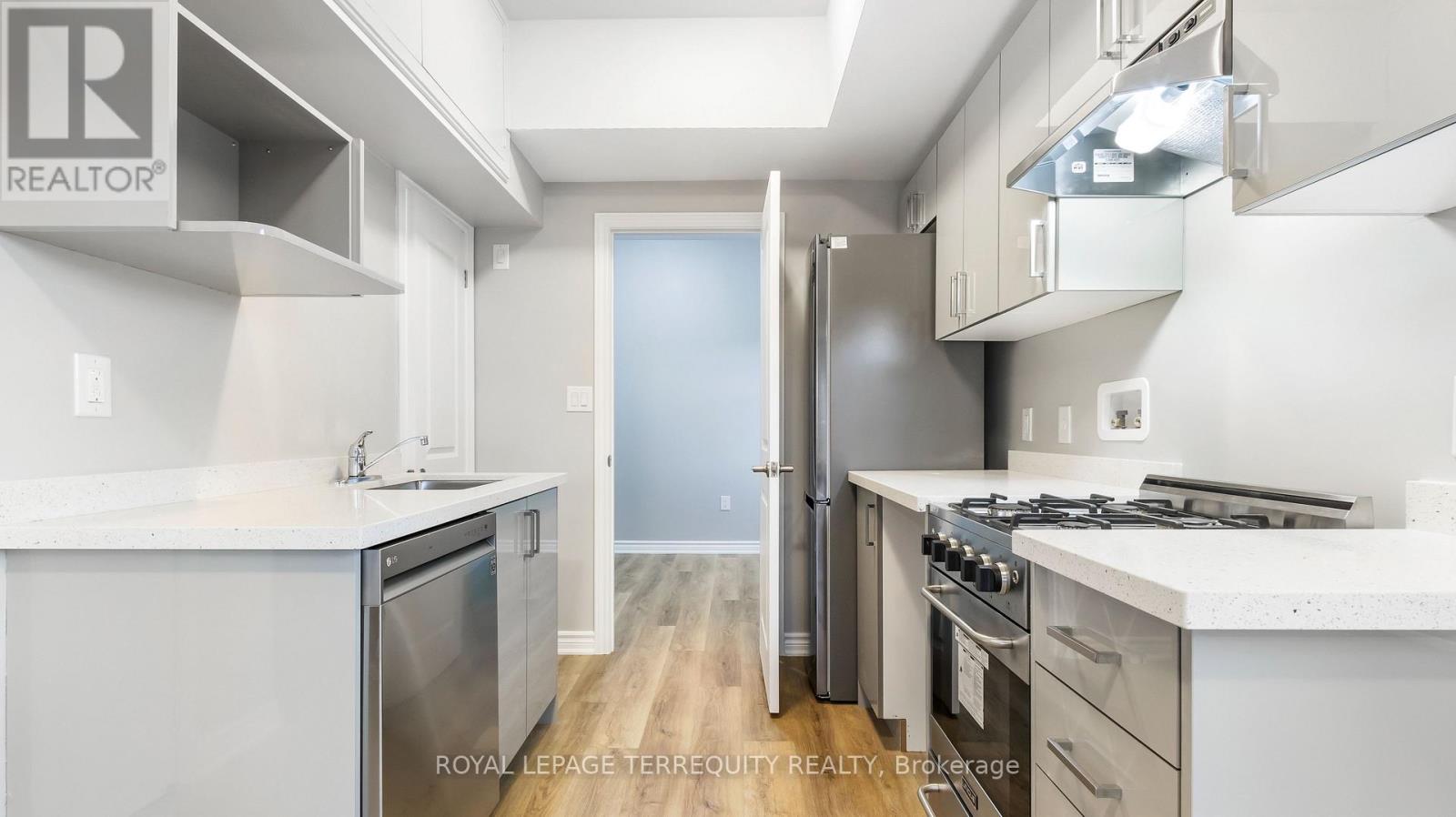 4 - 646 Lansdowne Avenue, Toronto, Ontario  M6H 3Y7 - Photo 3 - C12560294