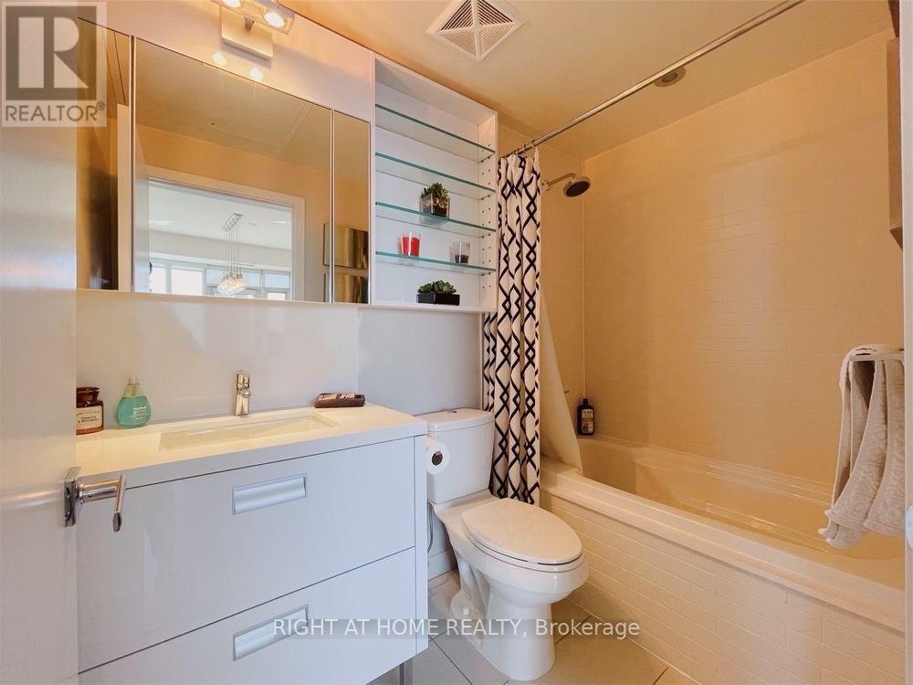 3011 - 21 Widmer Street, Toronto, Ontario  M5V 0B8 - Photo 18 - C12560422