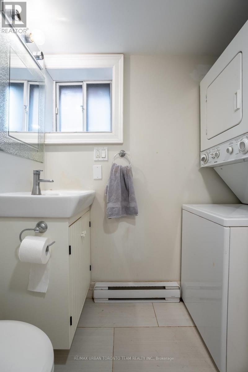 Lower - 115a Coxwell Avenue, Toronto, Ontario  M4L 3B3 - Photo 14 - E12560314