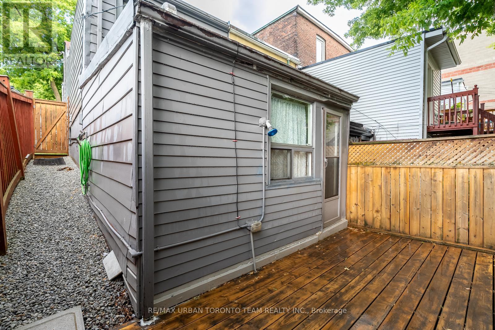 Lower - 115a Coxwell Avenue, Toronto, Ontario  M4L 3B3 - Photo 18 - E12560314