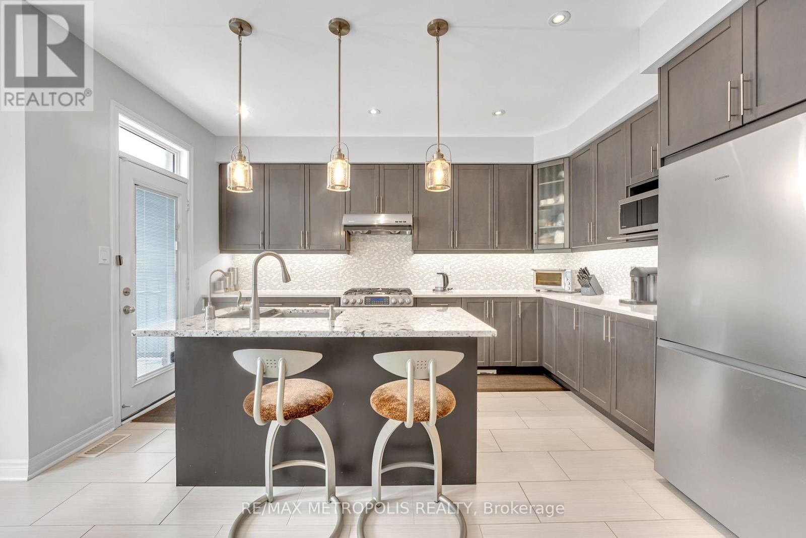 15 Rumbellow Crescent, Ajax, Ontario  L1T 0J9 - Photo 10 - E12560328