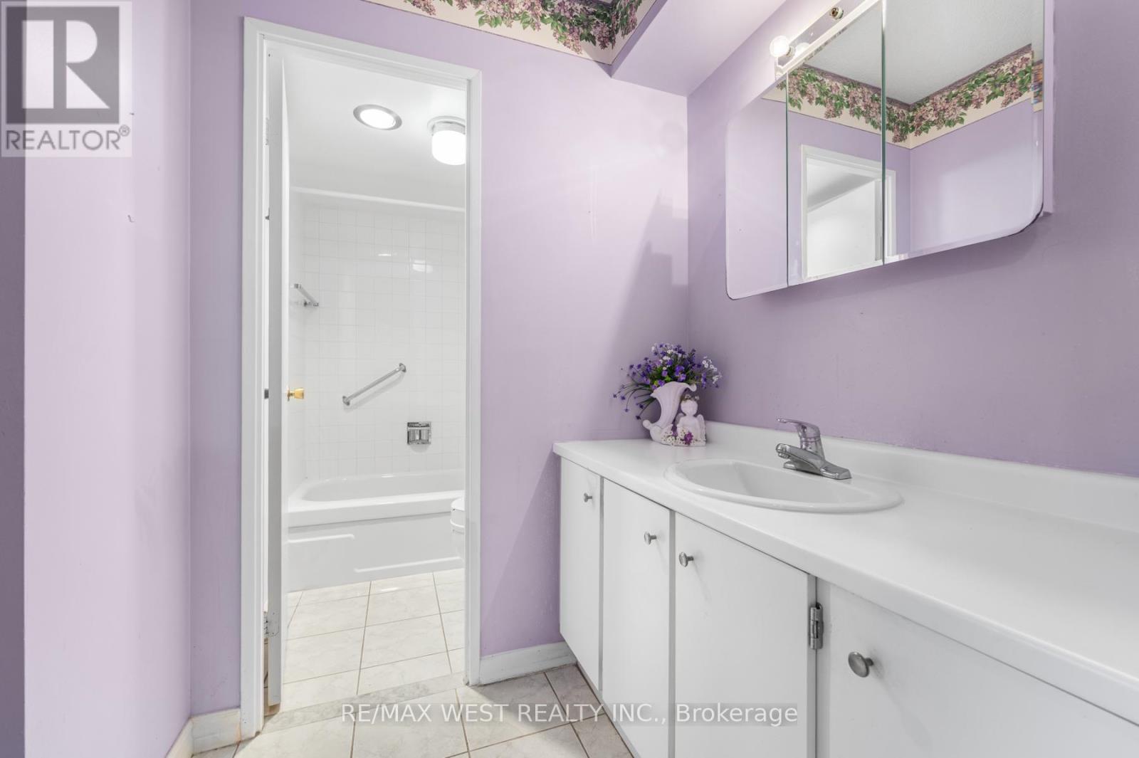 1209 - 121 Ling Road, Toronto, Ontario  M1E 4Y2 - Photo 9 - E12560486