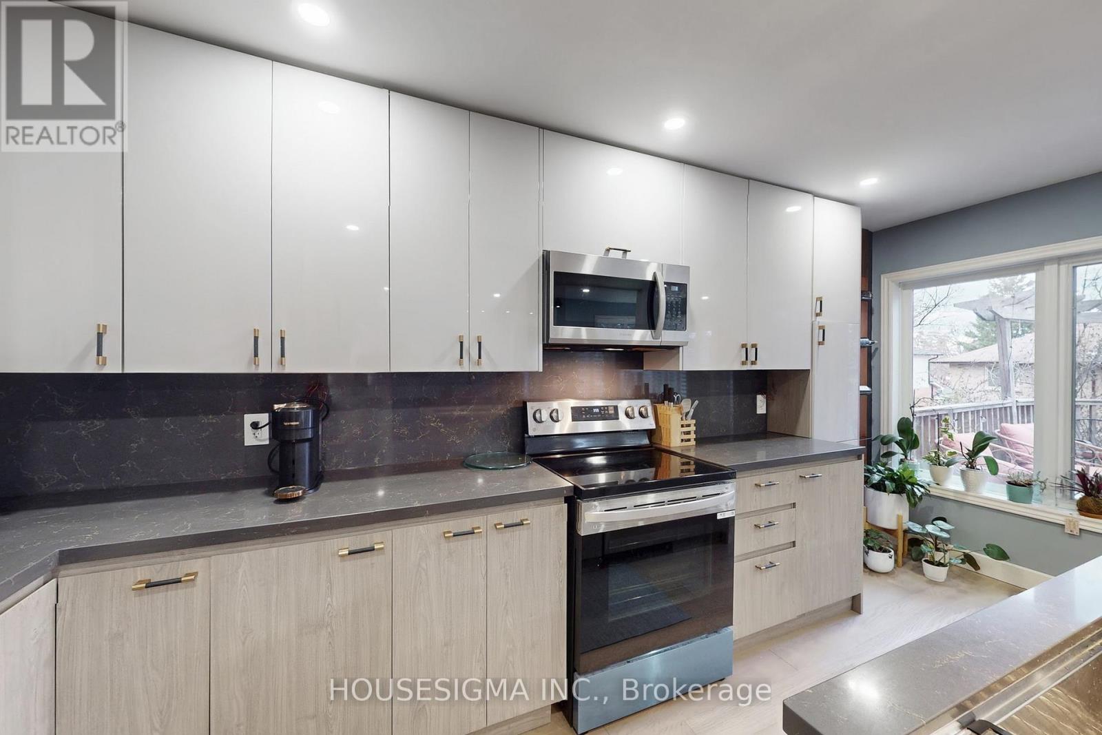 4 Mendys Forest, Aurora, Ontario  L4G 5A3 - Photo 10 - N12557704