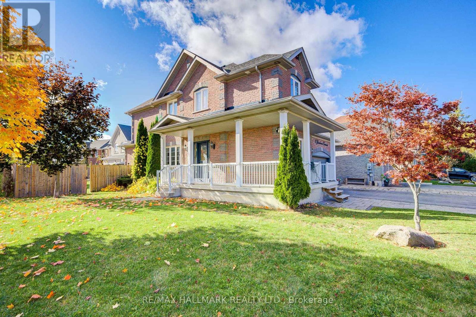 8 GLENDOWER CRESCENT, Georgina, Ontario