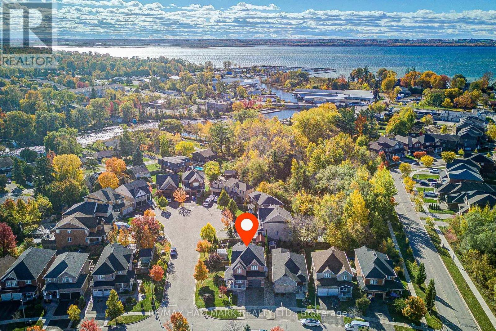 8 Glendower Crescent, Georgina, Ontario  L4P 0A5 - Photo 2 - N12560278