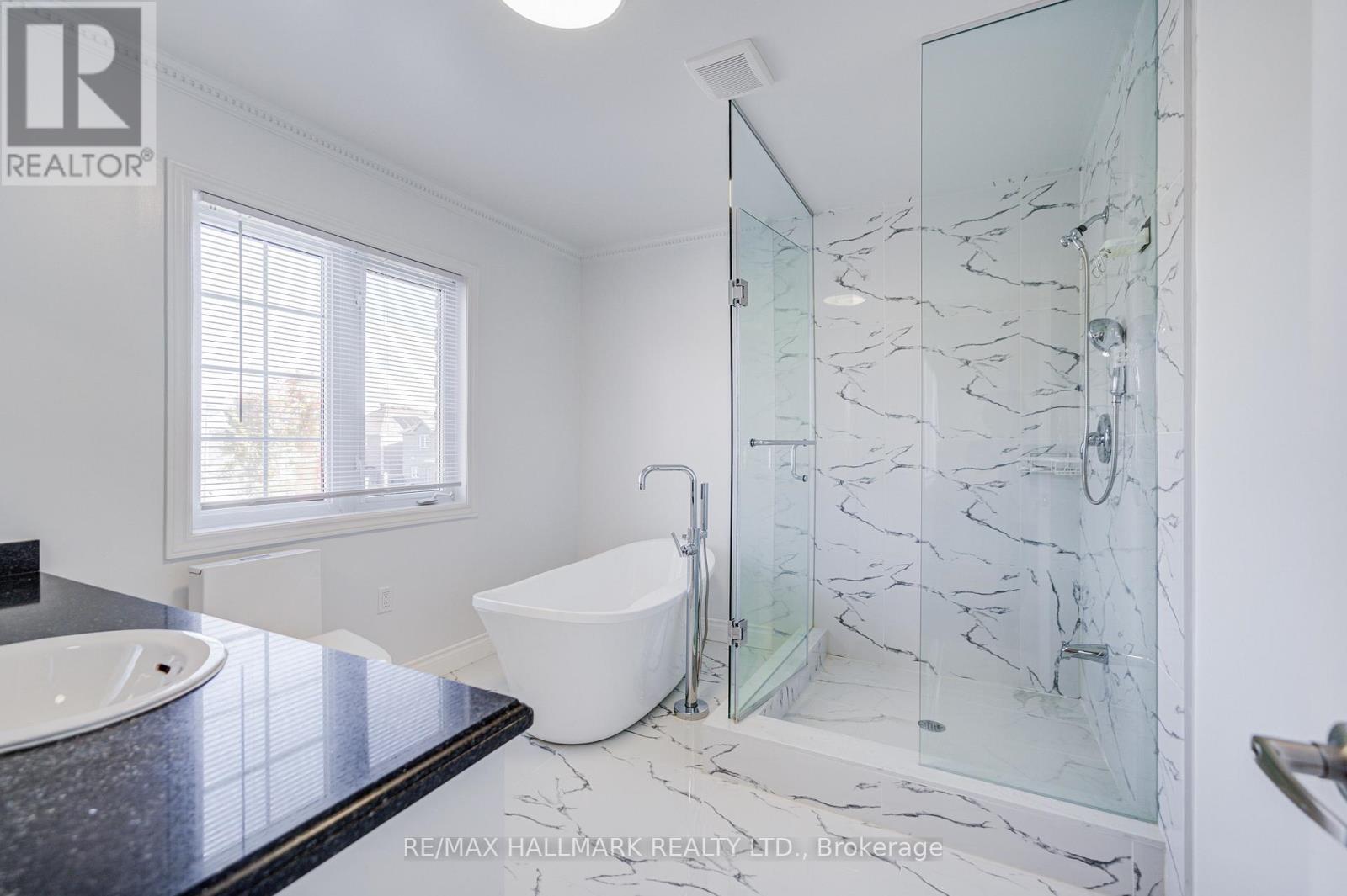 8 Glendower Crescent, Georgina, Ontario  L4P 0A5 - Photo 20 - N12560278