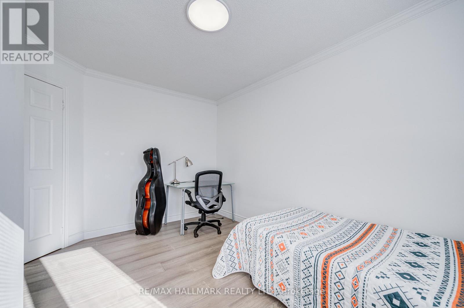 8 Glendower Crescent, Georgina, Ontario  L4P 0A5 - Photo 26 - N12560278