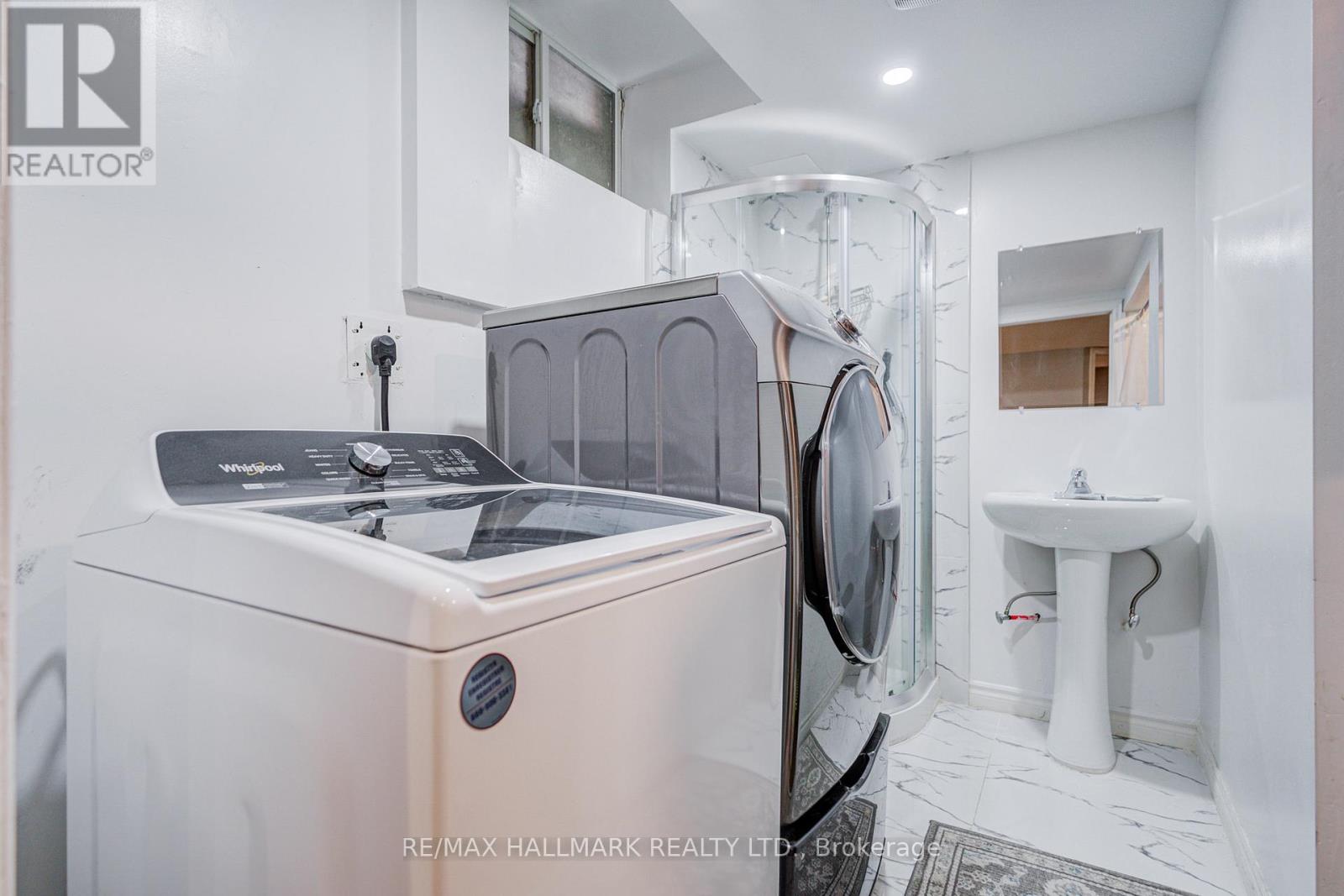 8 Glendower Crescent, Georgina, Ontario  L4P 0A5 - Photo 31 - N12560278