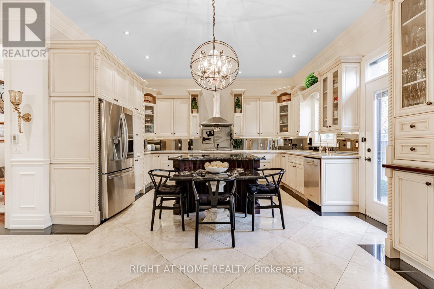 82 Rivermill Crescent, Vaughan, Ontario  L6A 0H4 - Photo 14 - N12560298