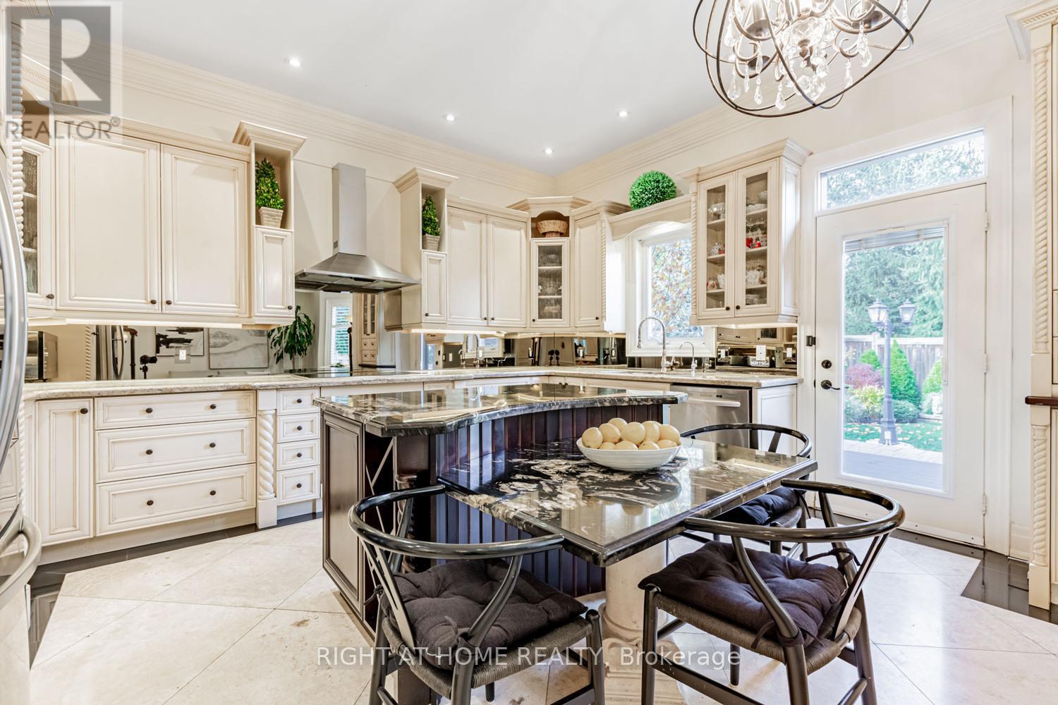 82 Rivermill Crescent, Vaughan, Ontario  L6A 0H4 - Photo 15 - N12560298