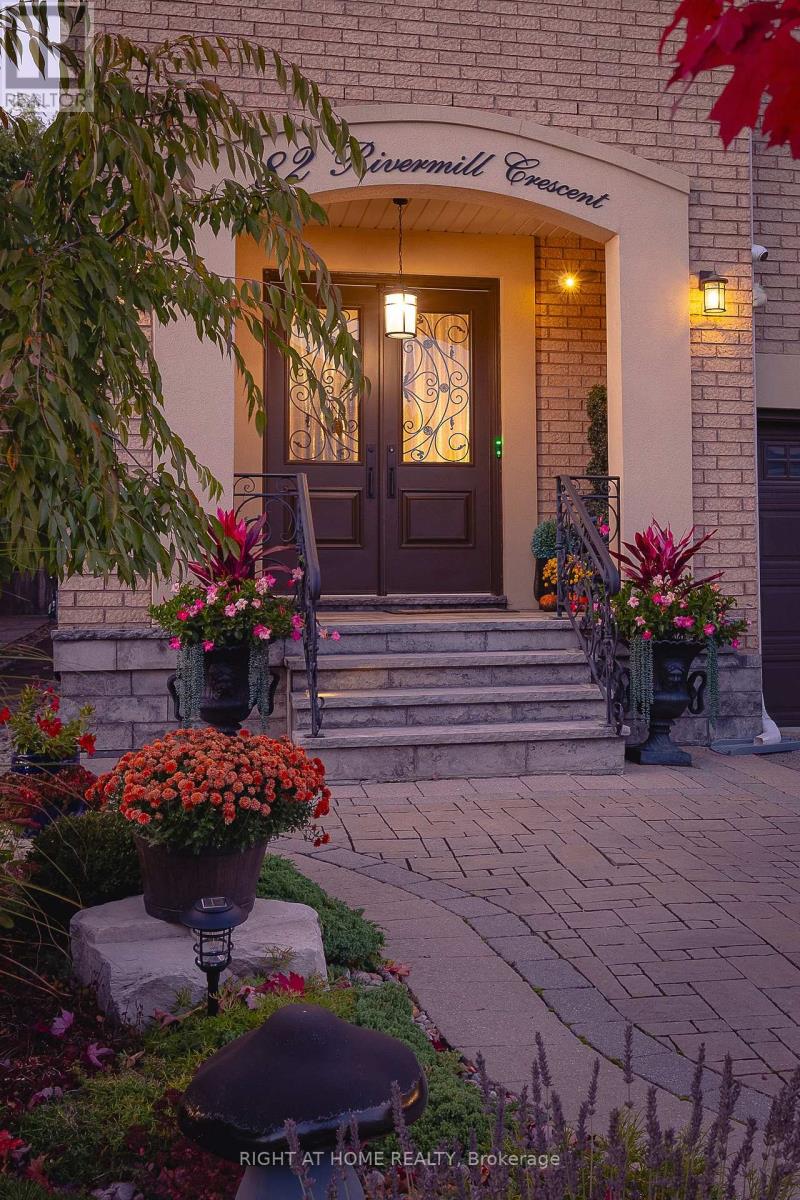 82 Rivermill Crescent, Vaughan, Ontario  L6A 0H4 - Photo 2 - N12560298