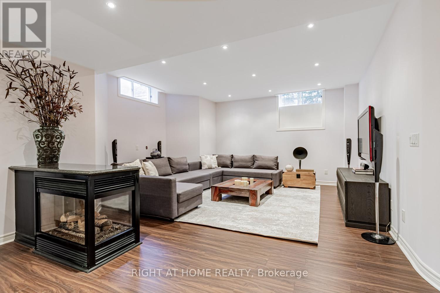 82 Rivermill Crescent, Vaughan, Ontario  L6A 0H4 - Photo 44 - N12560298