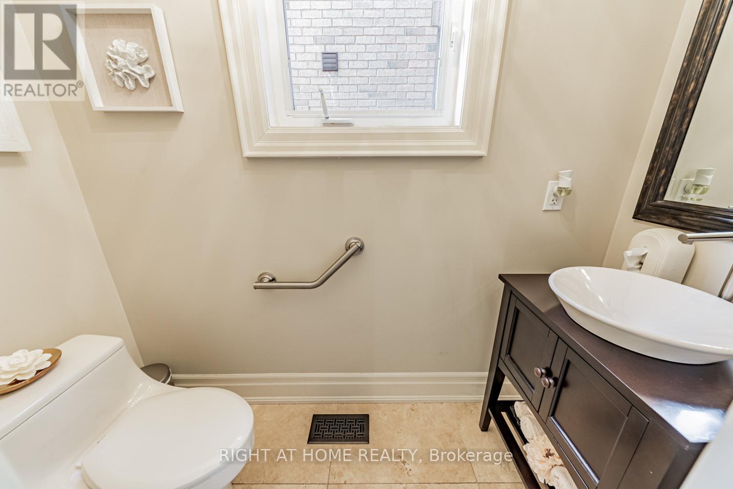 82 Rivermill Crescent, Vaughan, Ontario  L6A 0H4 - Photo 5 - N12560298