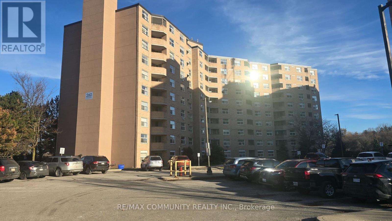 907 - 260 Davis Drive, Newmarket, Ontario  L3Y 7C3 - Photo 1 - N12560342