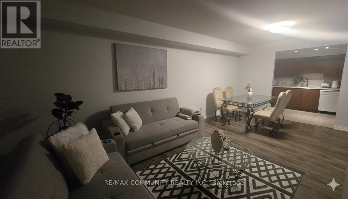 907 - 260 Davis Drive, Newmarket, Ontario  L3Y 7C3 - Photo 8 - N12560342