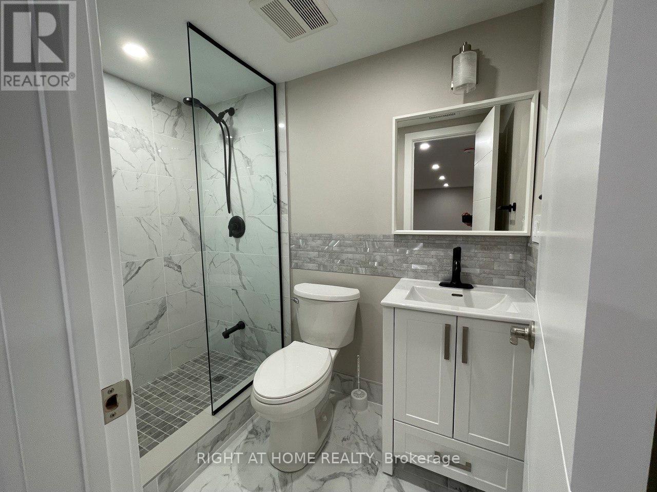 Bsmt B - 30 Lewis Drive, Vaughan, Ontario  L4L 2B6 - Photo 10 - N12560360