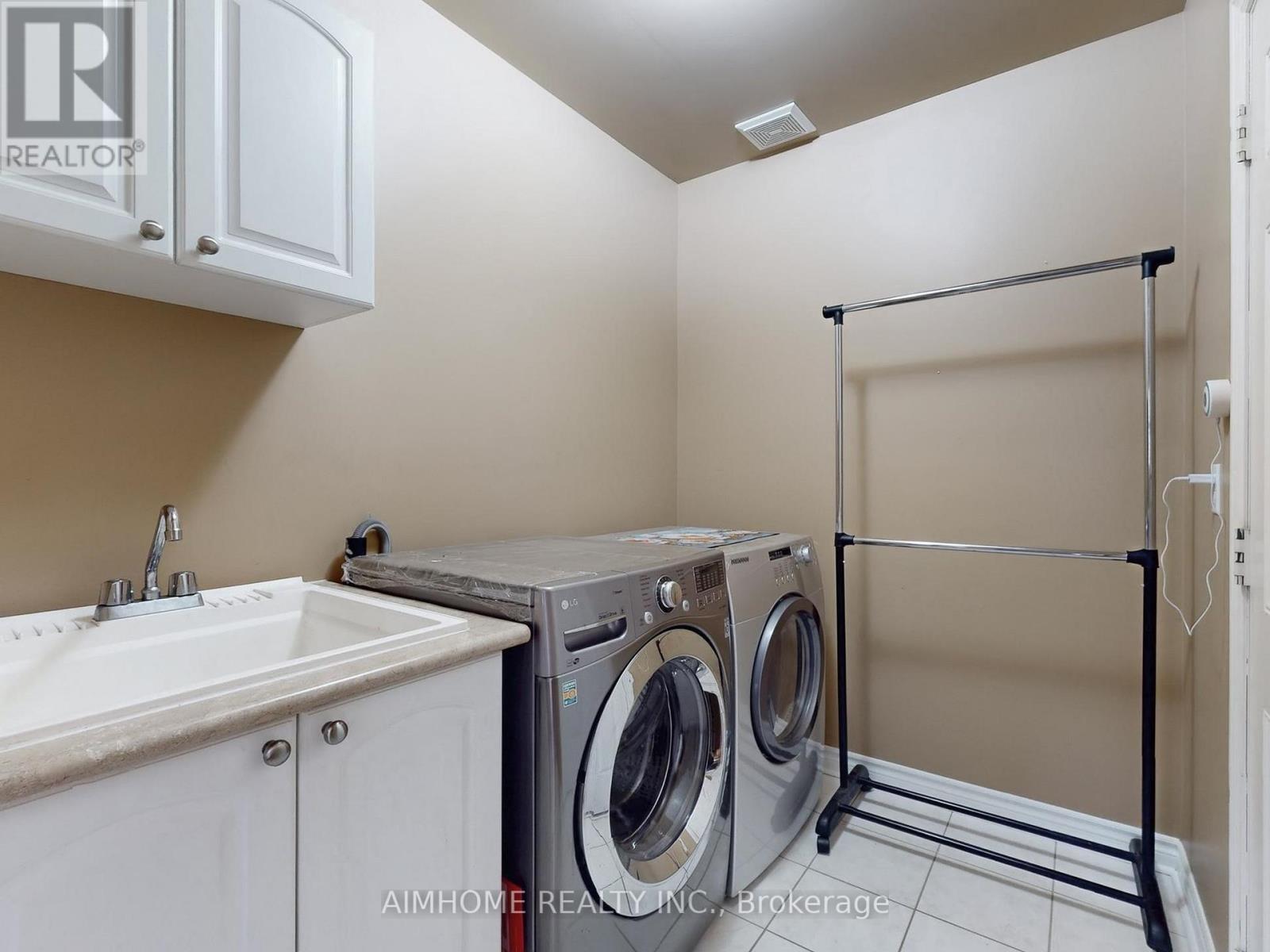 68 Wheelwright Drive, Richmond Hill, Ontario  L4E 5A1 - Photo 19 - N12560374