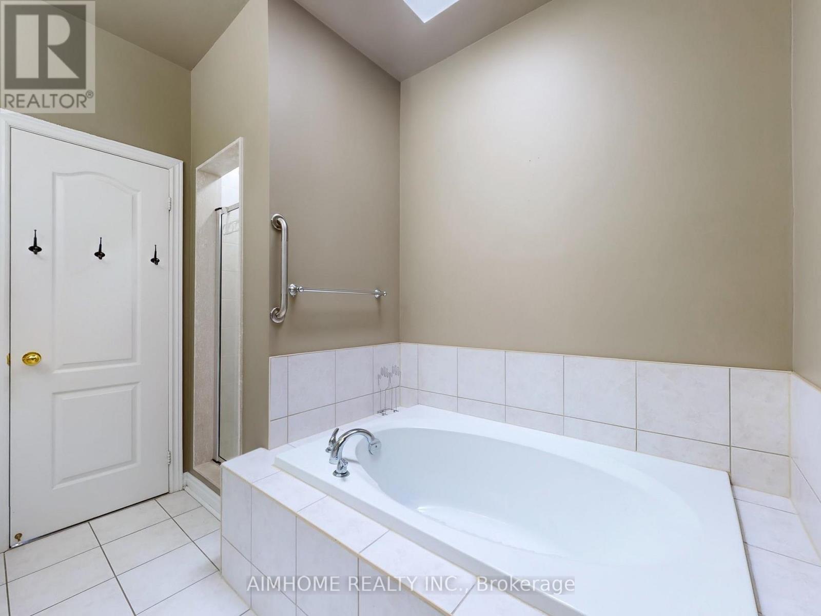 68 Wheelwright Drive, Richmond Hill, Ontario  L4E 5A1 - Photo 28 - N12560374