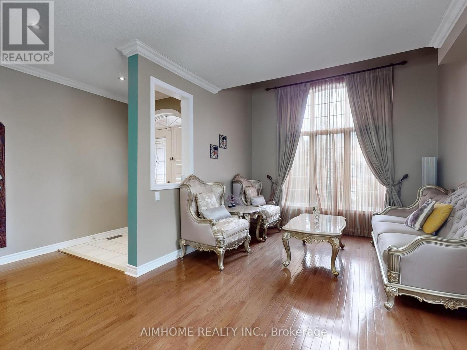 68 Wheelwright Drive, Richmond Hill, Ontario  L4E 5A1 - Photo 7 - N12560374