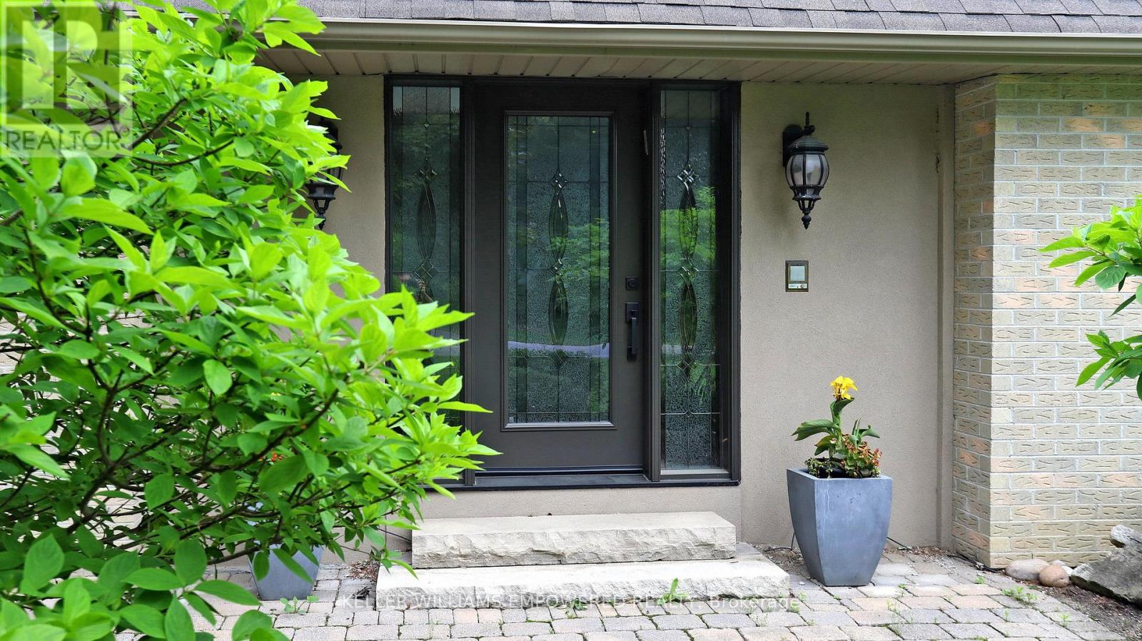 544 Woodland Acres Crescent, Vaughan, Ontario  L6A 1G2 - Photo 2 - N12560382