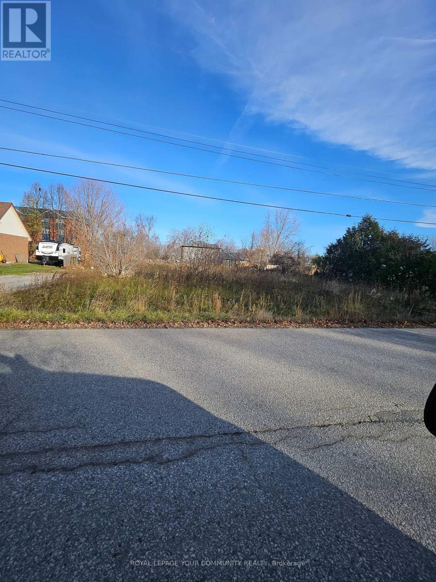 2069 St Paul Road, Innisfil, Ontario L9S 1V2 - Photo 2 - N12560386