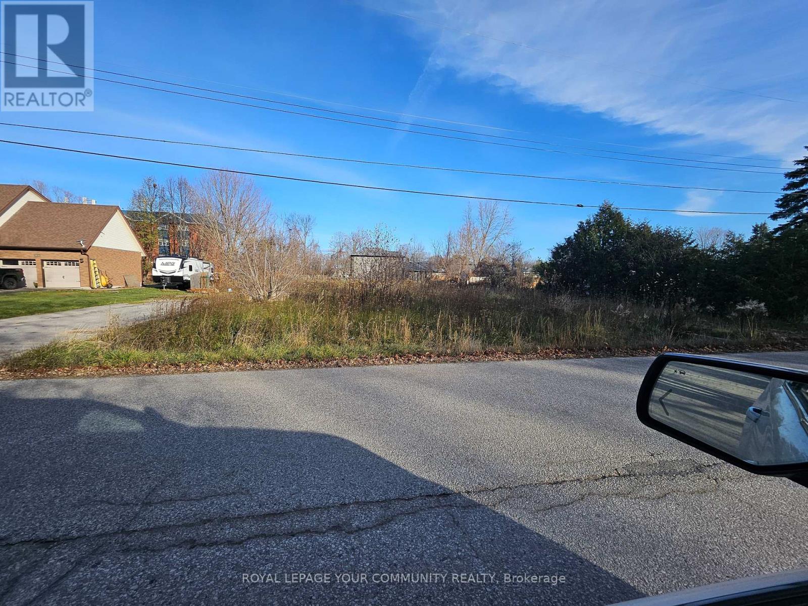 2069 St Paul Road, Innisfil, Ontario L9S 1V2 - Photo 3 - N12560386