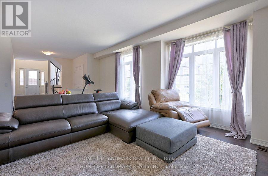 99 Beckett Avenue, East Gwillimbury, Ontario  L9N 0S6 - Photo 10 - N12560390