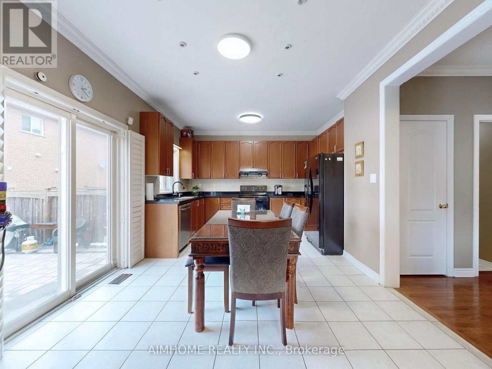 68 Wheelwright Drive, Richmond Hill, Ontario  L4E 5A1 - Photo 13 - N12560438