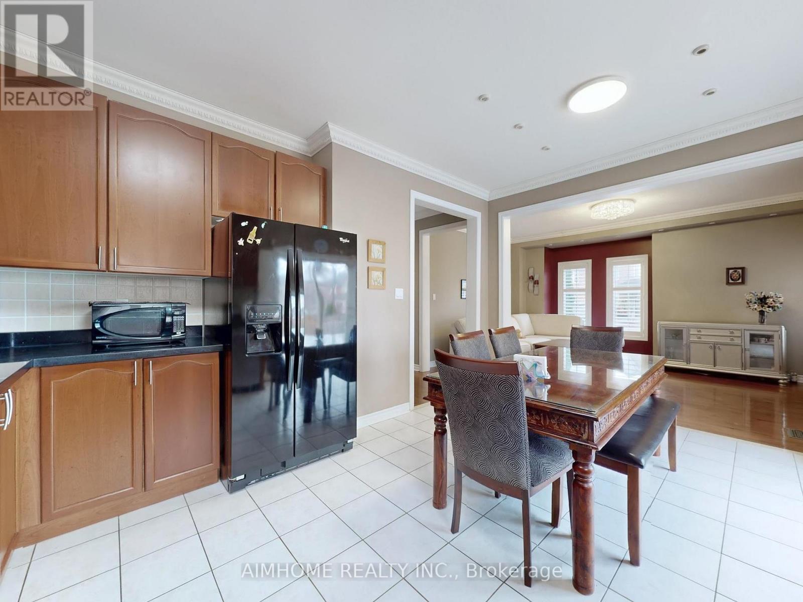 68 Wheelwright Drive, Richmond Hill, Ontario  L4E 5A1 - Photo 16 - N12560438