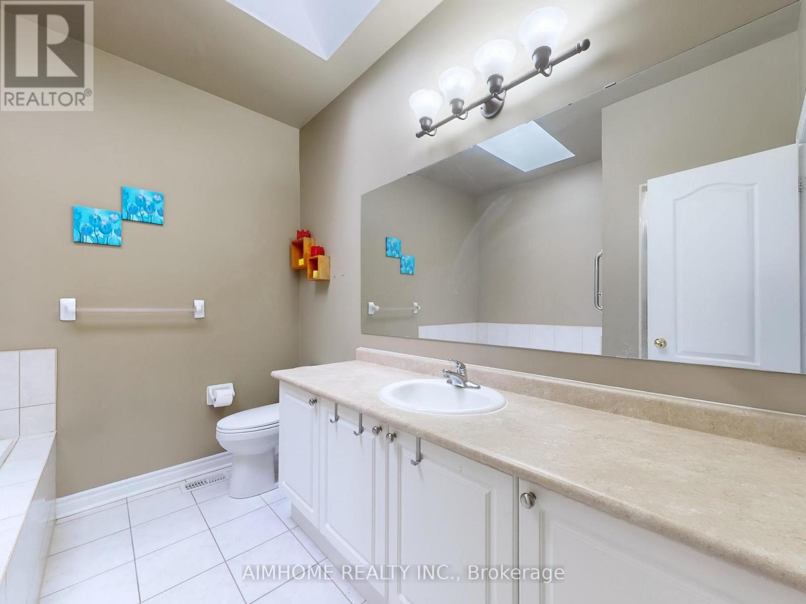 68 Wheelwright Drive, Richmond Hill, Ontario  L4E 5A1 - Photo 28 - N12560438